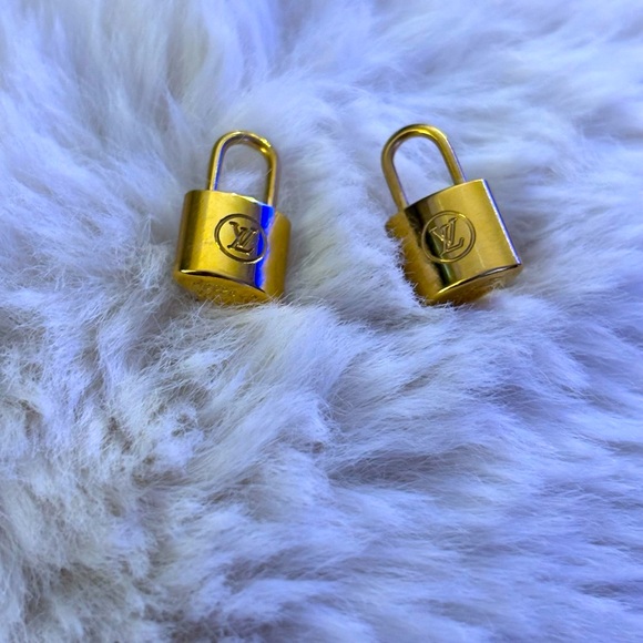 Authentic LV Lock Earrings! - Picture 12 of 13